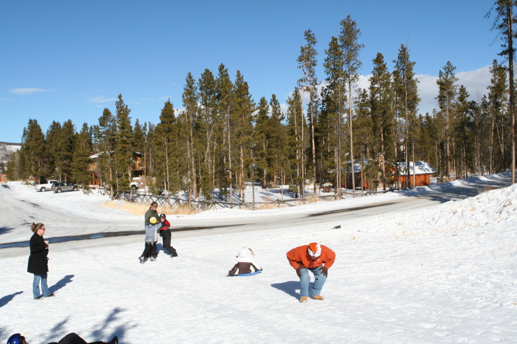 2009/12(December)/Sledding/1024x768_2009-12-27-Sledding-188-Kyla-Travis.JPG