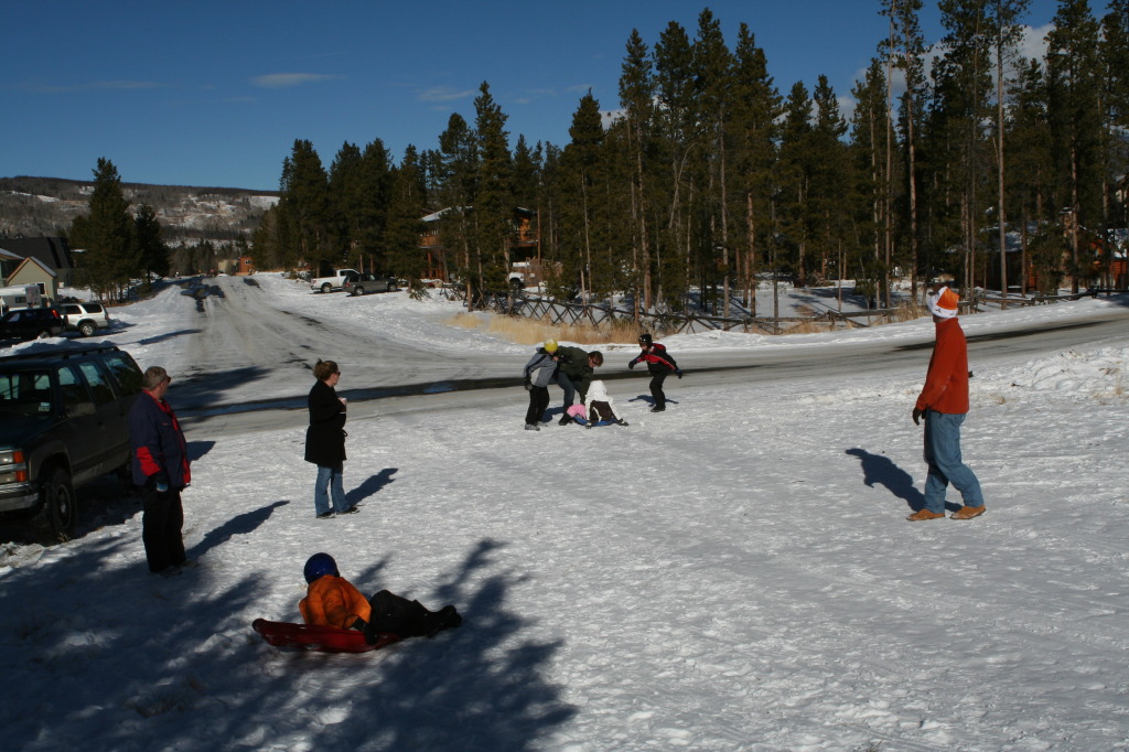 2009/12(December)/Sledding/1024x768_2009-12-27-Sledding-189-Kyla-Travis.JPG