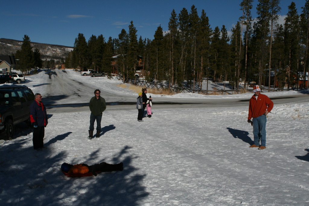 2009/12(December)/Sledding/1024x768_2009-12-27-Sledding-191-Kyla-Travis.JPG