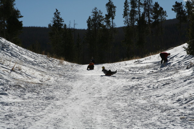 2009/12(December)/Sledding/640x480_2009-12-27-Sledding-007.JPG