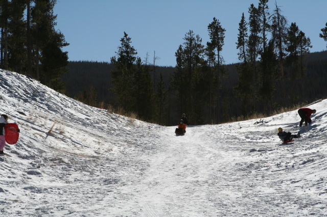 2009/12(December)/Sledding/640x480_2009-12-27-Sledding-009.JPG