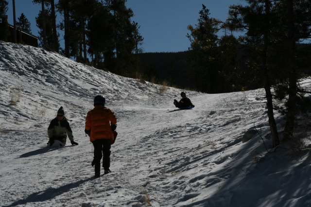 2009/12(December)/Sledding/640x480_2009-12-27-Sledding-022.JPG