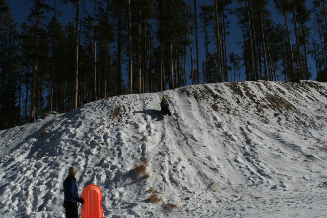2009/12(December)/Sledding/640x480_2009-12-27-Sledding-023-Vale.JPG