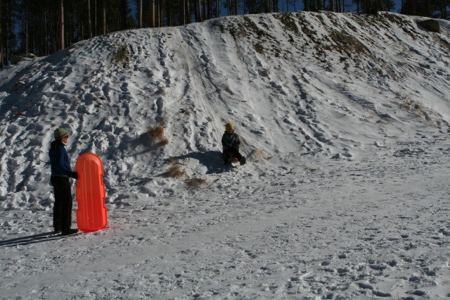 2009/12(December)/Sledding/640x480_2009-12-27-Sledding-026-Vale.JPG