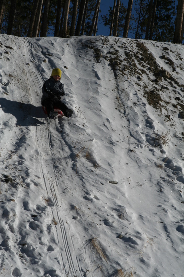 2009/12(December)/Sledding/640x480_2009-12-27-Sledding-051-Vale.JPG