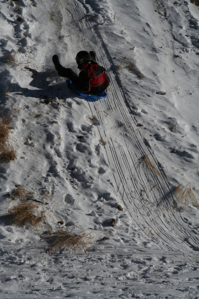 2009-12-27-Sledding-067-Chance.JPG