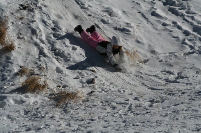 2009/12(December)/Sledding/640x480_2009-12-27-Sledding-077-Kyla.JPG