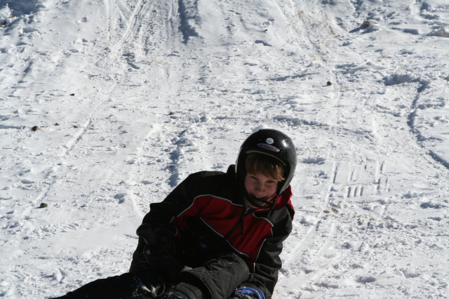 2009/12(December)/Sledding/640x480_2009-12-27-Sledding-093-Chance.JPG