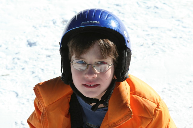 2009/12(December)/Sledding/640x480_2009-12-27-Sledding-114-Dax.JPG