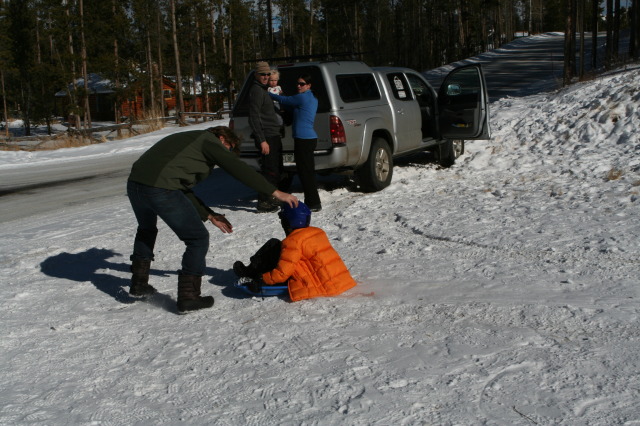 2009-12-27-Sledding-143-Dax-Justin.JPG