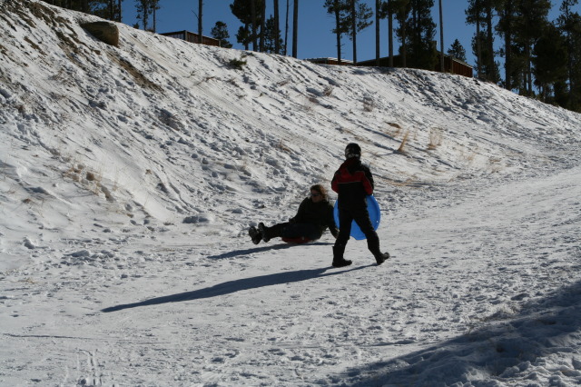 2009-12-27-Sledding-152-Justin.JPG
