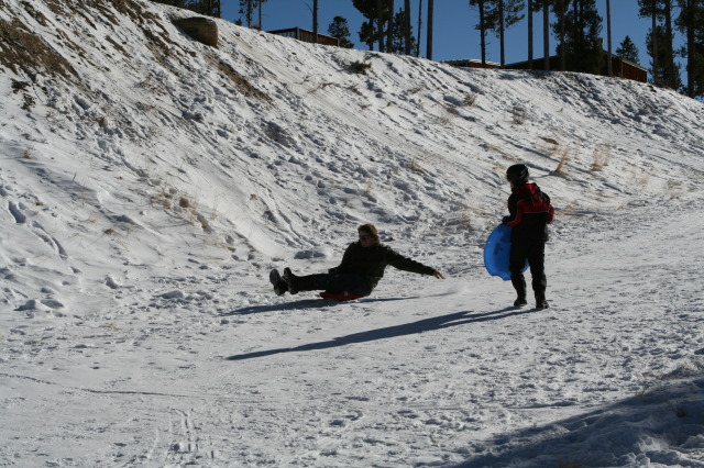 2009-12-27-Sledding-153-Justin.JPG