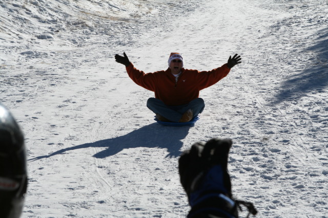 2009/12(December)/Sledding/640x480_2009-12-27-Sledding-177-Travis.JPG