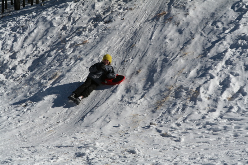 2009/12(December)/Sledding/800x600_2009-12-27-Sledding-020.JPG