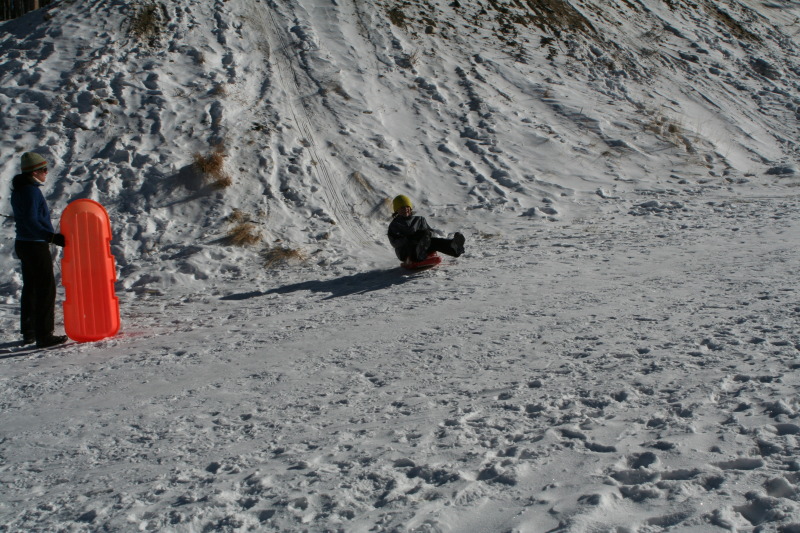 2009/12(December)/Sledding/800x600_2009-12-27-Sledding-027-Vale.JPG