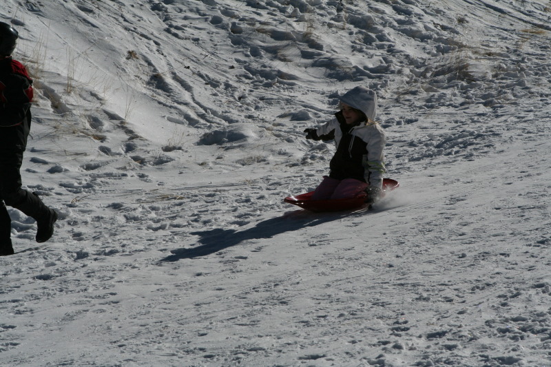 2009/12(December)/Sledding/800x600_2009-12-27-Sledding-046-Kyla.JPG