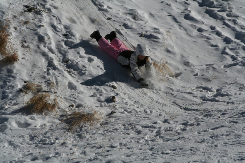 2009/12(December)/Sledding/800x600_2009-12-27-Sledding-077-Kyla.JPG
