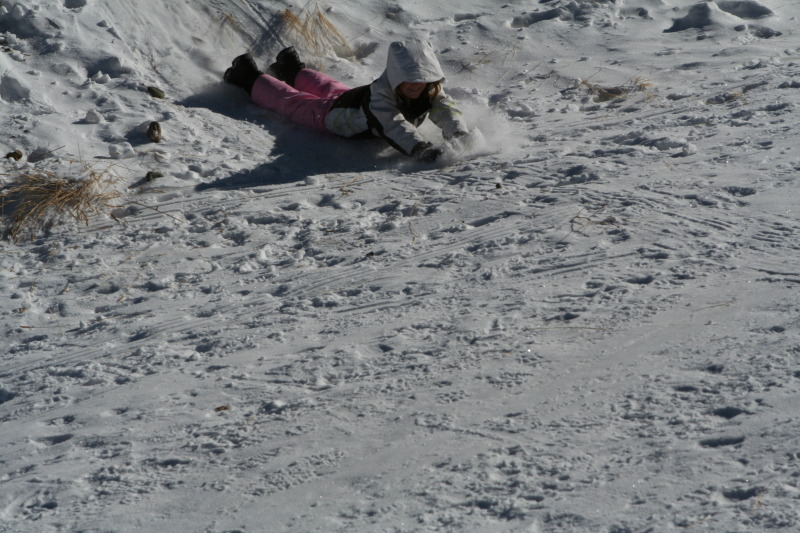 2009/12(December)/Sledding/800x600_2009-12-27-Sledding-078-Kyla.JPG