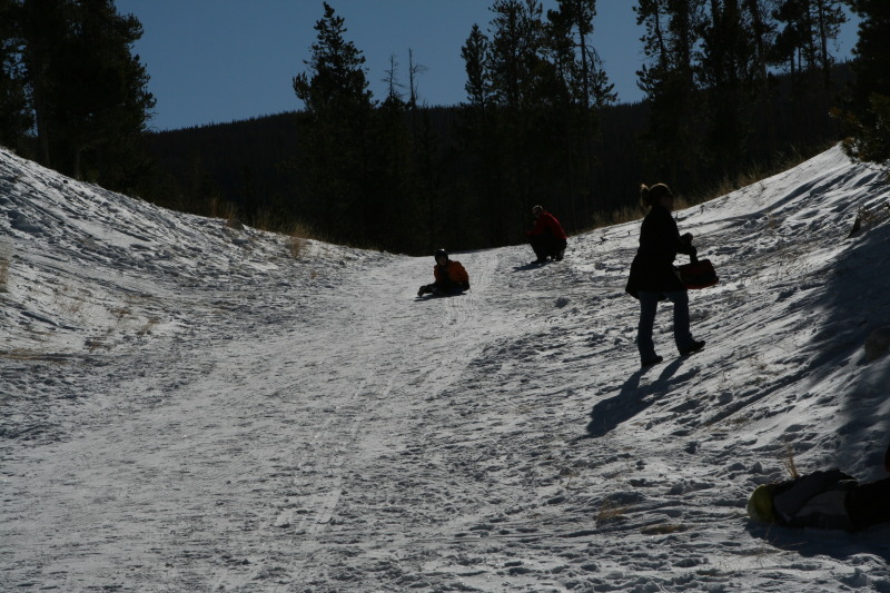 2009/12(December)/Sledding/800x600_2009-12-27-Sledding-095-Dax.JPG