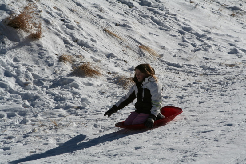 2009/12(December)/Sledding/800x600_2009-12-27-Sledding-129-Kyla.JPG
