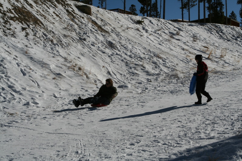 2009/12(December)/Sledding/800x600_2009-12-27-Sledding-154-Justin.JPG