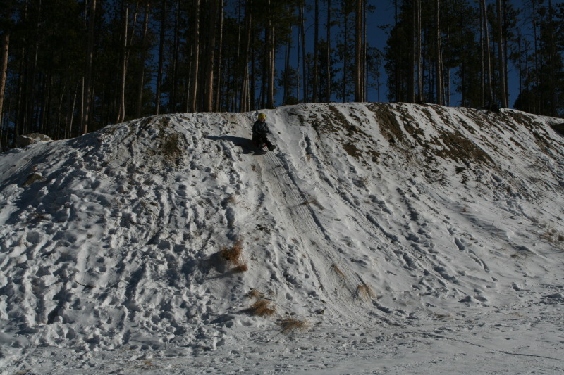 2009/12(December)/Sledding/800x600_2009-12-27-Sledding-156-Vale.JPG