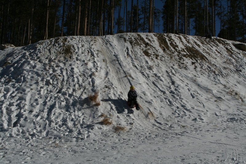 2009/12(December)/Sledding/800x600_2009-12-27-Sledding-159-Vale.JPG