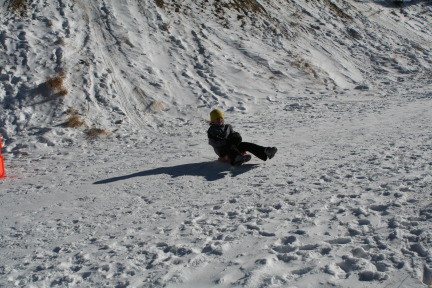 2009-12-27-Sledding-028-Vale.JPG