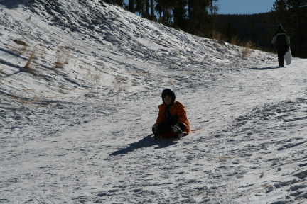 2009-12-27-Sledding-036-Dax.JPG
