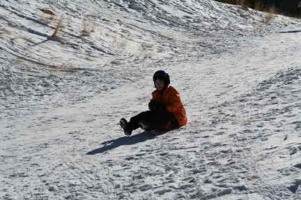 2009-12-27-Sledding-039-Dax.JPG