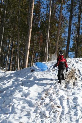 2009-12-27-Sledding-057-Chance.JPG
