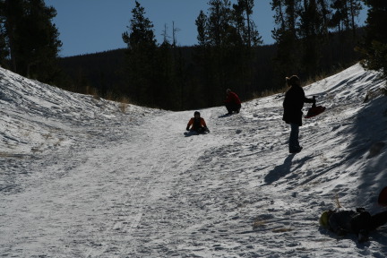 2009-12-27-Sledding-097-Dax.JPG