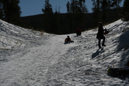 2009-12-27-Sledding-098-Dax.JPG