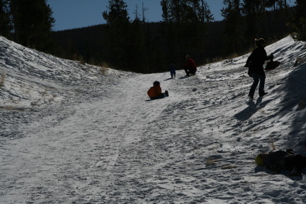 2009-12-27-Sledding-102-Dax.JPG