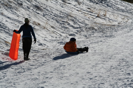 2009-12-27-Sledding-109-Dax.JPG