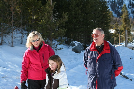 2009-12-27-Sledding-132-Janeen-Kyla-Jim.JPG
