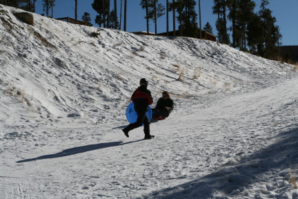 2009-12-27-Sledding-151-Justin.JPG