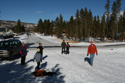 2009-12-27-Sledding-183-Jim-Vale-Katie-Justin-Chance-Travis-Dax.JPG