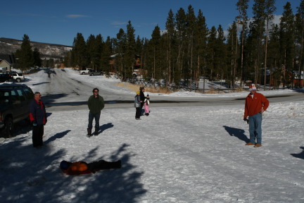 2009-12-27-Sledding-191-Kyla-Travis.JPG