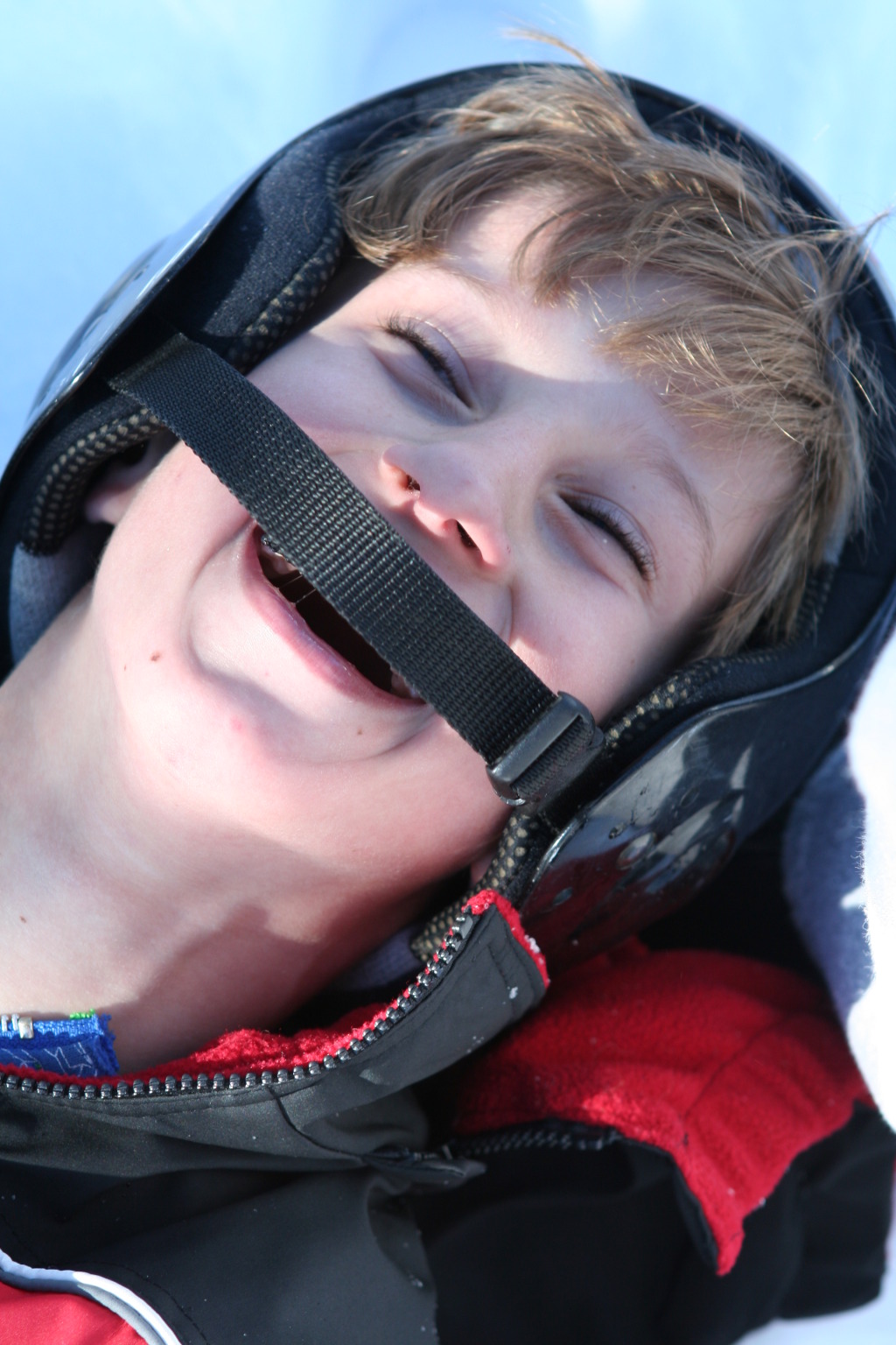 2009/Best_of/1024x768_2009-12-27-Sledding-072-Chance-GOOD.JPG
