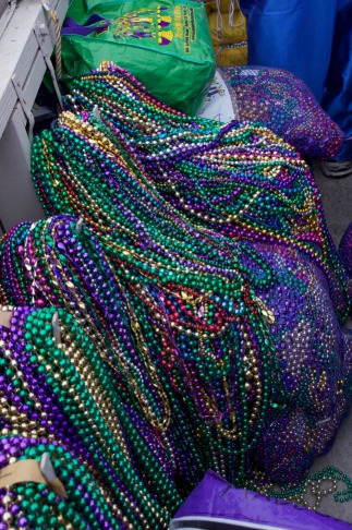 2009-02-21-Pre-Parade-75-Beads-GOOD.jpg