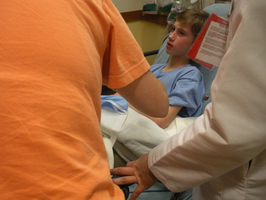 2010/01(January)/Chance-Broken-Arm/1024x768_2010-01-01-Chance-Broken-Arm-03.JPG