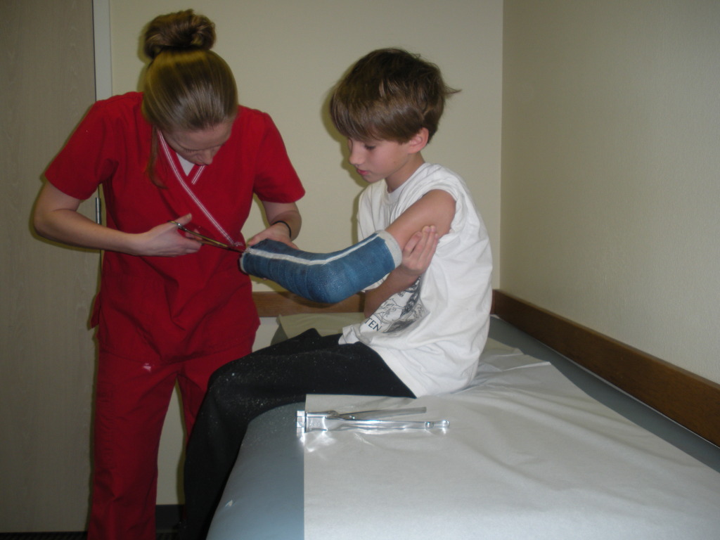 2010/01(January)/Chance-Broken-Arm/1024x768_2010-02-05-Chance-Broken-Arm-03.JPG