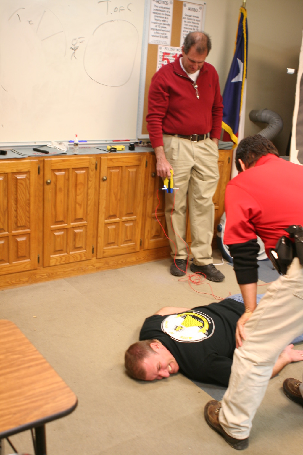 2010-01-12-ITOC-R1-TeamLead-012-Travis-gets-tazed.JPG