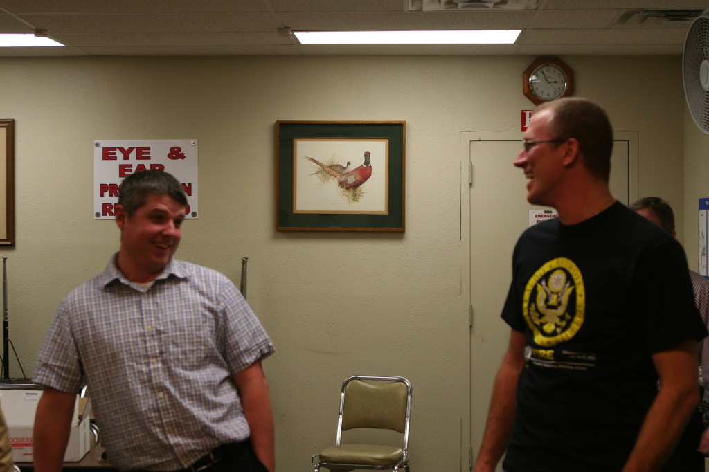2010/01(January)/ITOC-R1-TeamLead-Tazer/1024x768_2010-01-12-ITOC-R1-TeamLead-026-Travis-gets-tazed-Bill.JPG