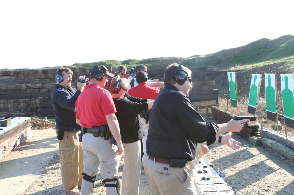 2010/01(January)/ITOC-R1-TeamLead-Tazer/1024x768_2010-01-12-ITOC-R1-TeamLead-037-Mike-Zanna-Steve.JPG