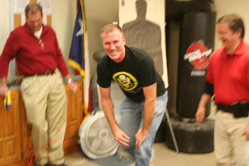 2010/01(January)/ITOC-R1-TeamLead-Tazer/1024x768_2010-01-12-ITOC-R1-TeamLead-037-Travis-gets-tazed.JPG