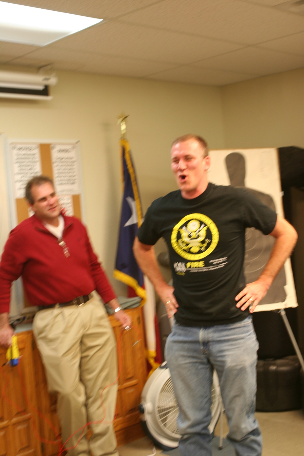 2010/01(January)/ITOC-R1-TeamLead-Tazer/1024x768_2010-01-12-ITOC-R1-TeamLead-038-Travis-gets-tazed.JPG