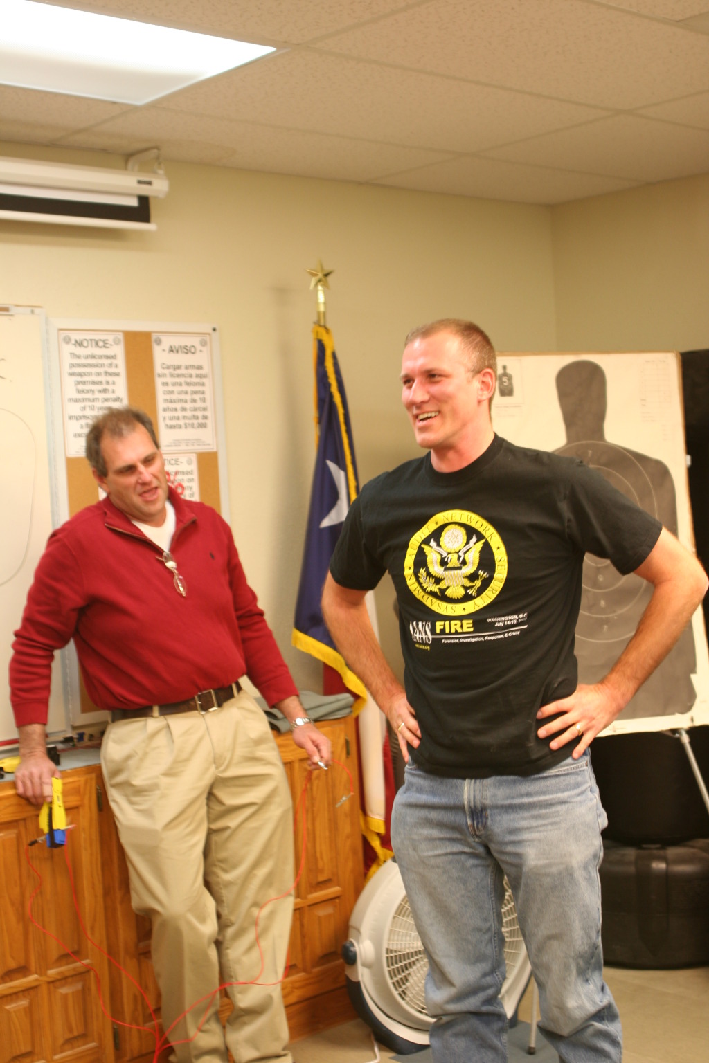 2010/01(January)/ITOC-R1-TeamLead-Tazer/1024x768_2010-01-12-ITOC-R1-TeamLead-039-Travis-gets-tazed.JPG