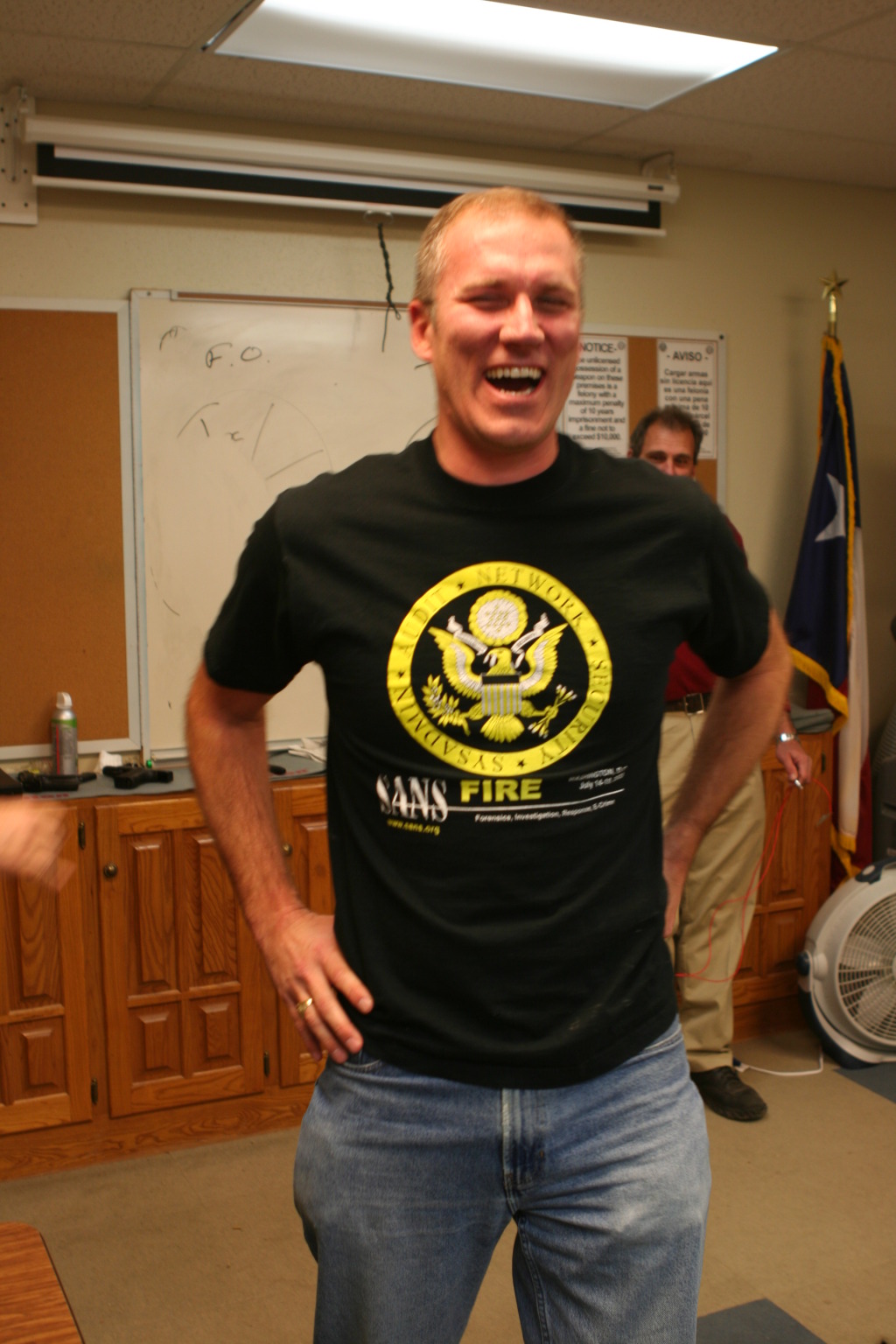 2010/01(January)/ITOC-R1-TeamLead-Tazer/1024x768_2010-01-12-ITOC-R1-TeamLead-045-Travis-gets-tazed.JPG